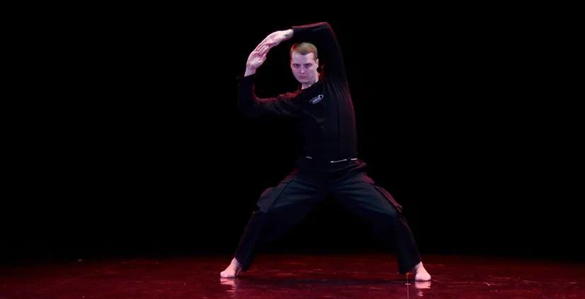 Егор Рыжов - инструктор Contemporary и Hip-Hop студии современного танца «Dance Arena».
